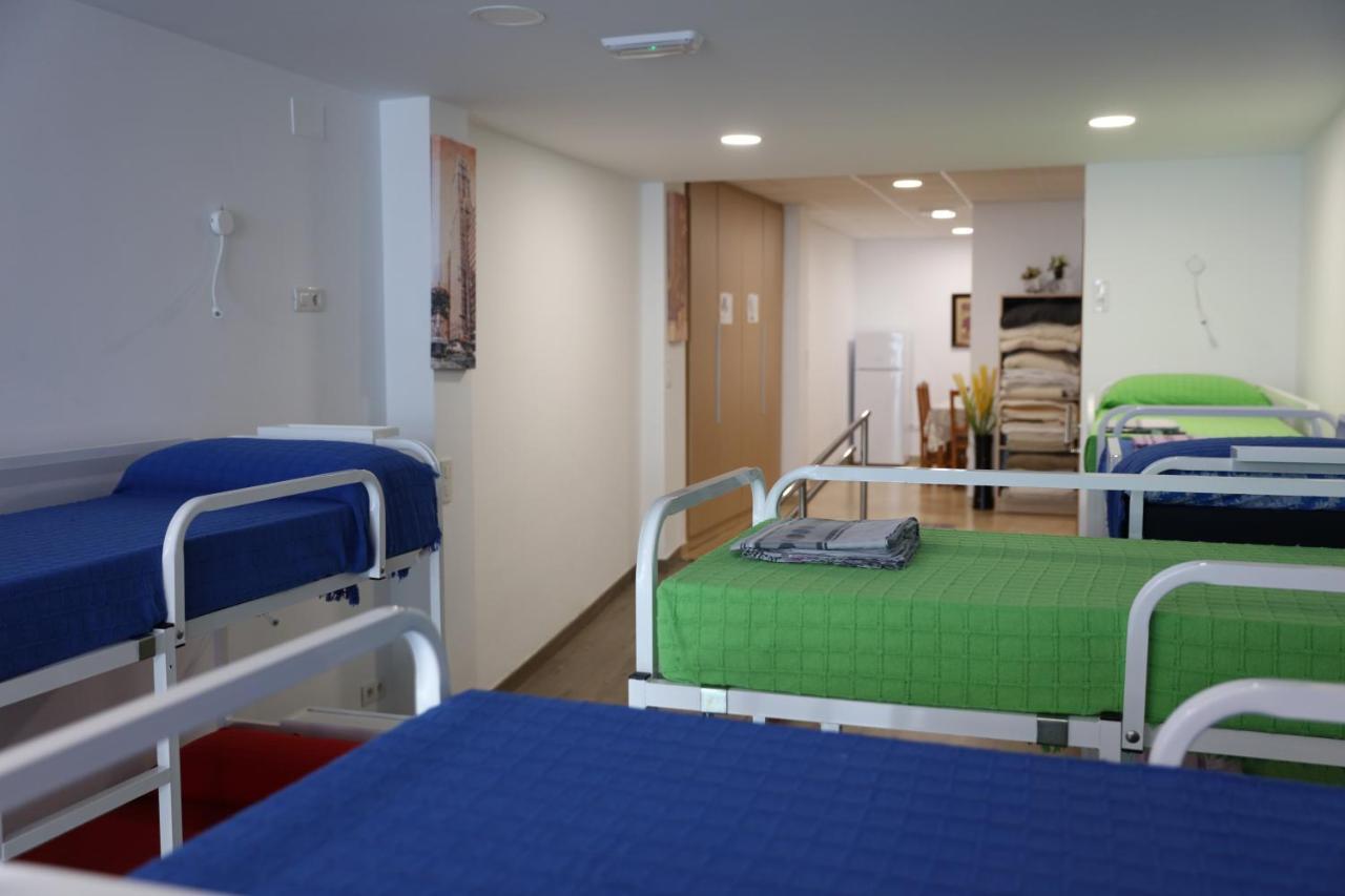 Albergue El Caminante Vandrarhem Portomarin Exteriör bild